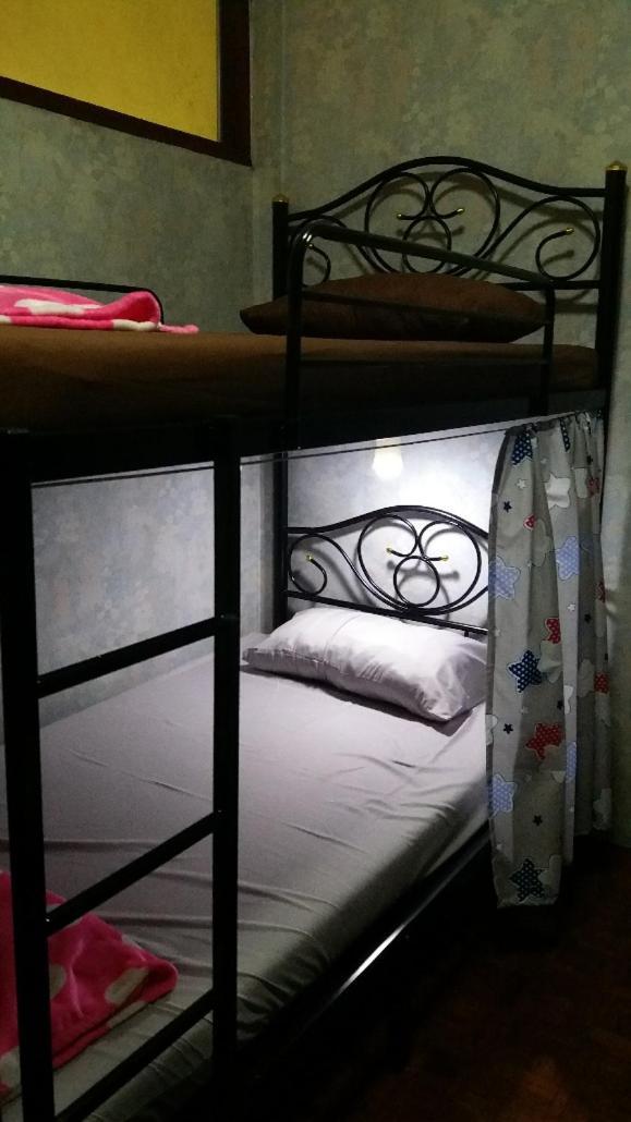 Lucky House Hostel Chiang Mai Buitenkant foto