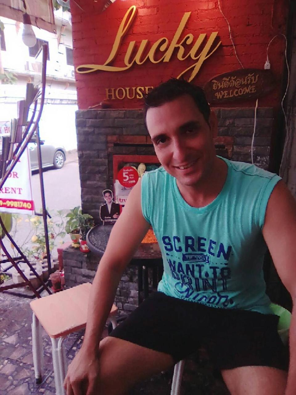 Lucky House Hostel Chiang Mai Buitenkant foto