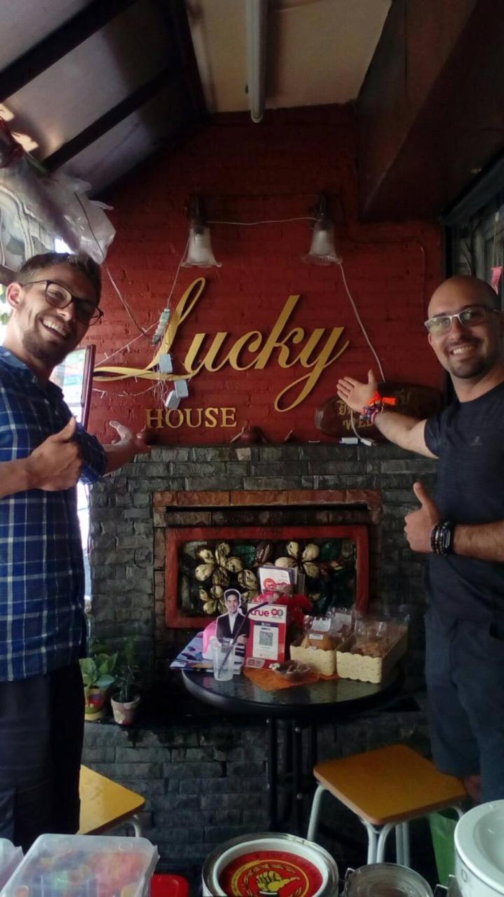 Lucky House Hostel Chiang Mai Buitenkant foto